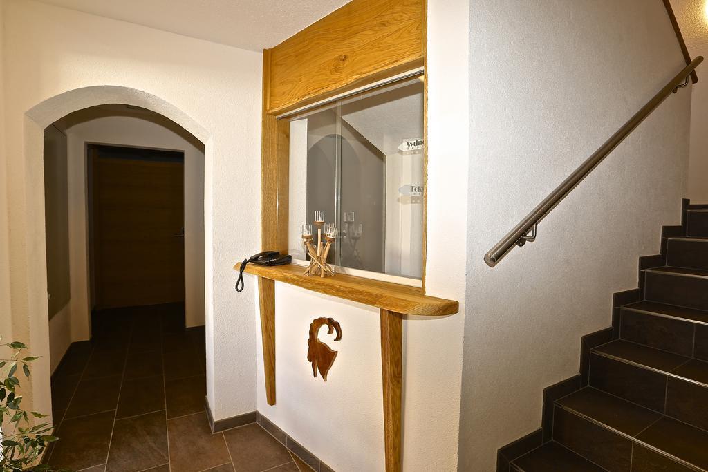 Ladis Living Apartment Exterior photo