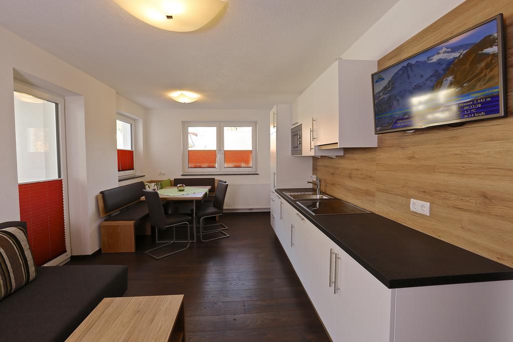 Ladis Living Apartment Exterior photo
