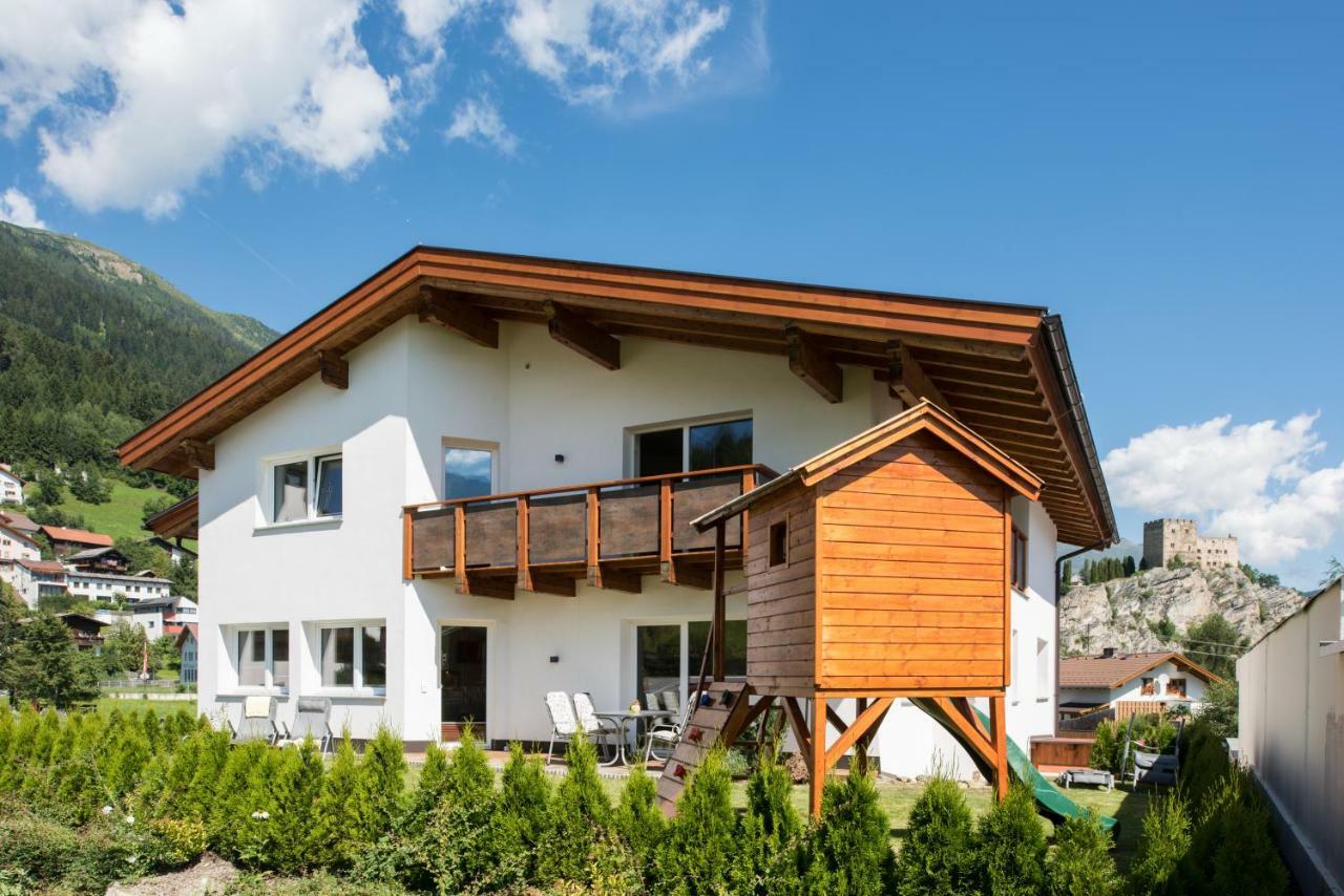 Ladis Living Apartment Exterior photo
